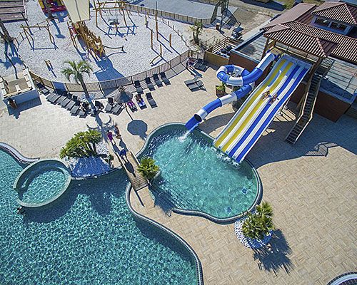 toboggans dans la piscine du camping du Lac de Biscarrosse